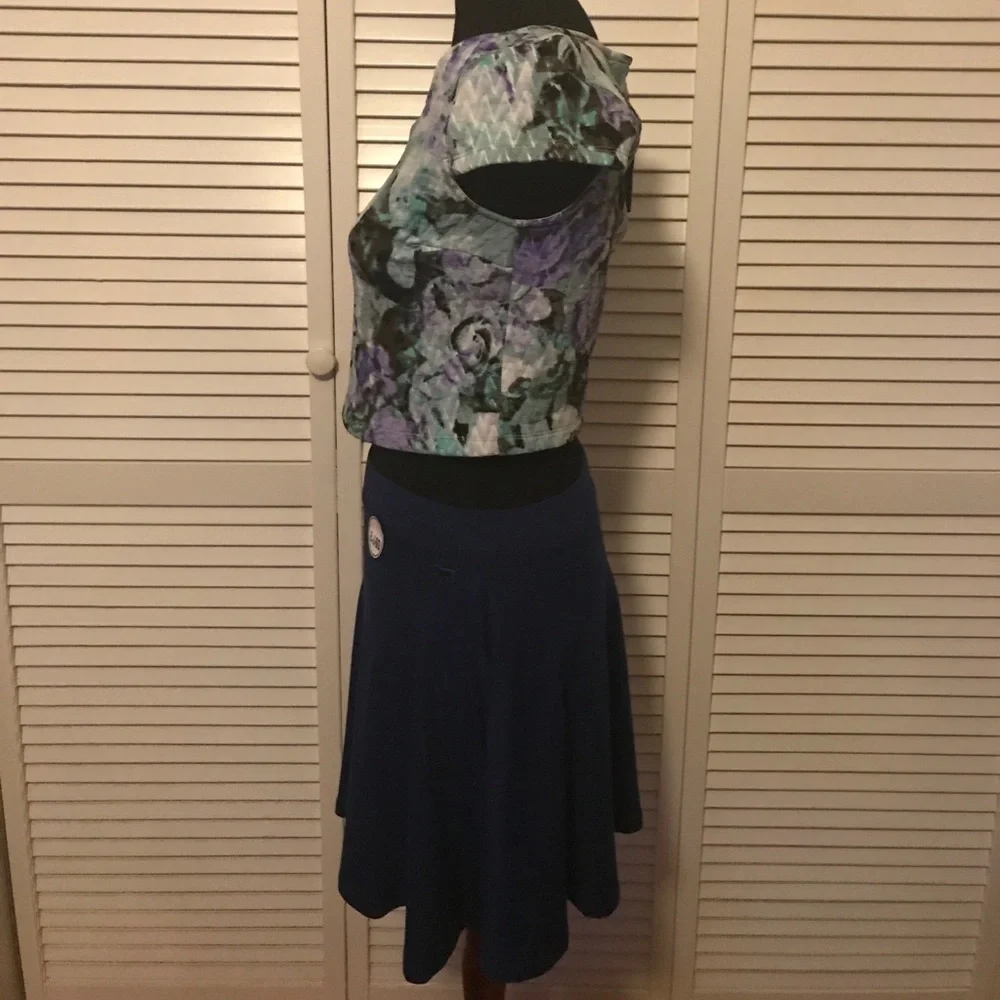 Crop top, floral Blue, Purple, green Jessica Simpson flowers Small cap sleeve - Picture 3 of 9